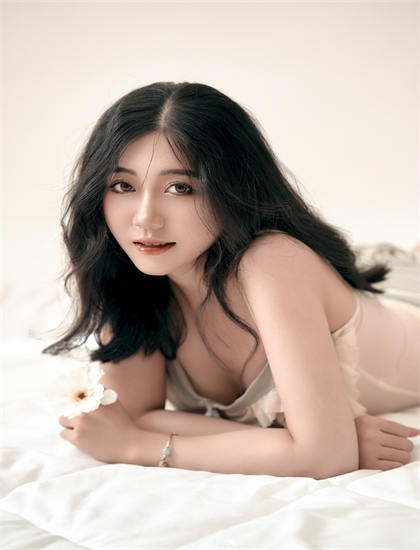 《美人与美人》美学价值分析革命性的：艺术美感与审美特征探讨